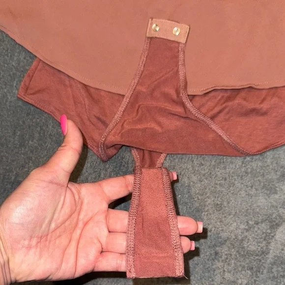 Lelis- One-Shoulder mauve color Bodysuit size Small - Picture 8 of 11